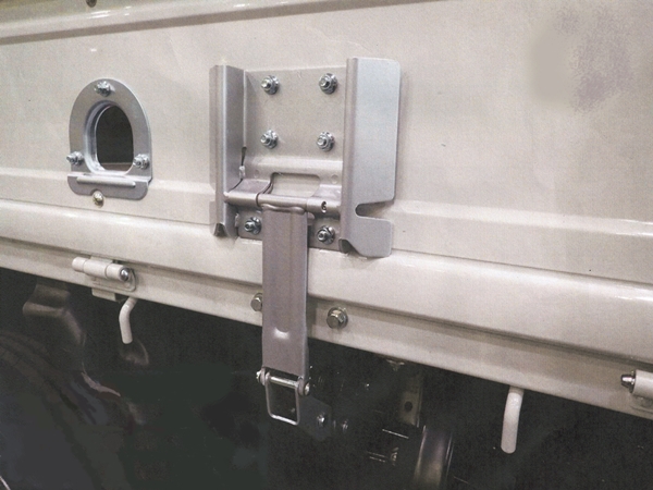 アオリバランサー　セイコーラック　小型トラック車平ボディ左右セット セイコーラック | 自動車精工株式会社