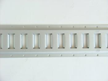 アルミラッシングレール L=3200mm(穴付)
